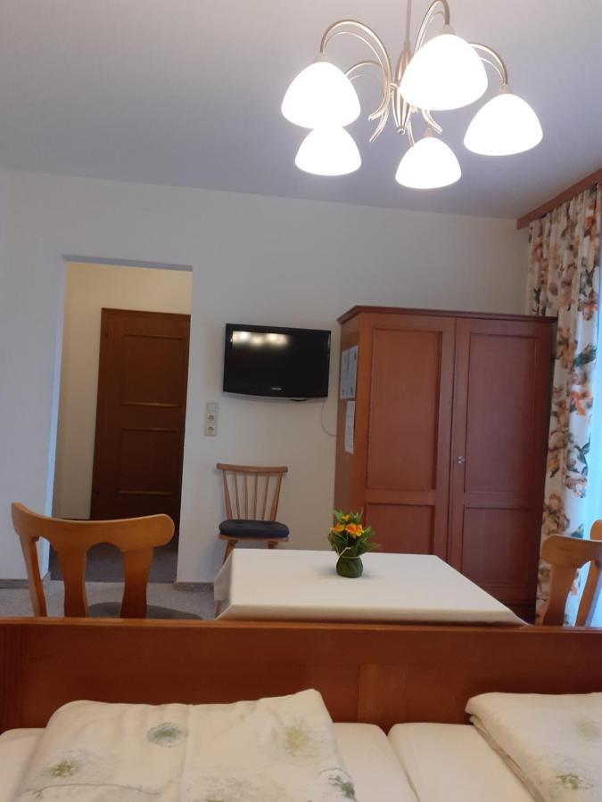 Bauernhof Grieslehen Bed & Breakfast ลีโอกัง ภายนอก รูปภาพ