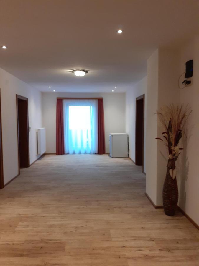 Bauernhof Grieslehen Bed & Breakfast ลีโอกัง ภายนอก รูปภาพ