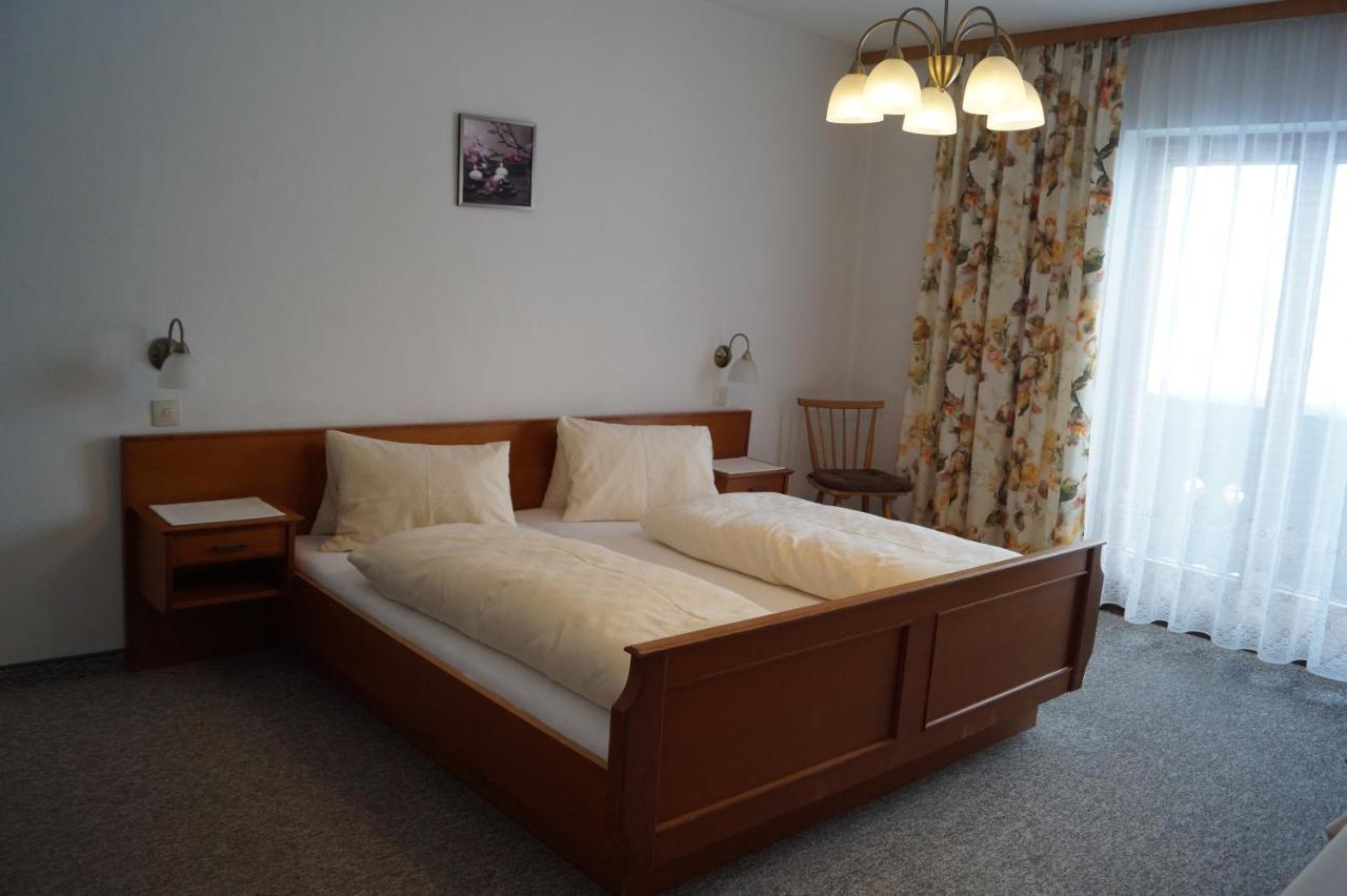 Bauernhof Grieslehen Bed & Breakfast ลีโอกัง ภายนอก รูปภาพ