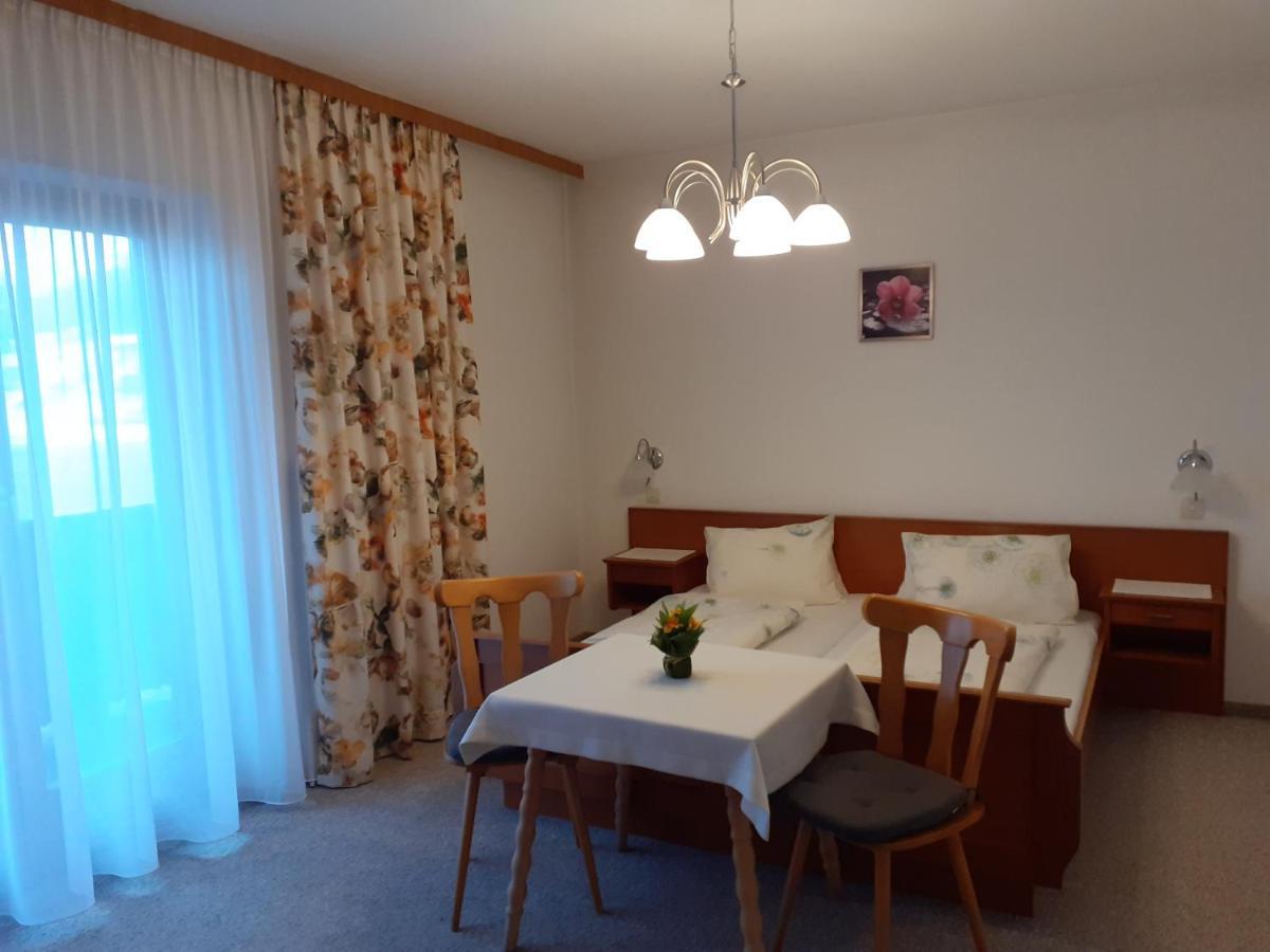 Bauernhof Grieslehen Bed & Breakfast ลีโอกัง ภายนอก รูปภาพ